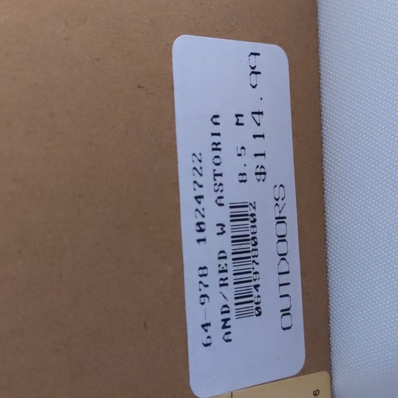 Keen Astoria West Closed Toe Sandals, size 8.5 - Picture 3 of 4